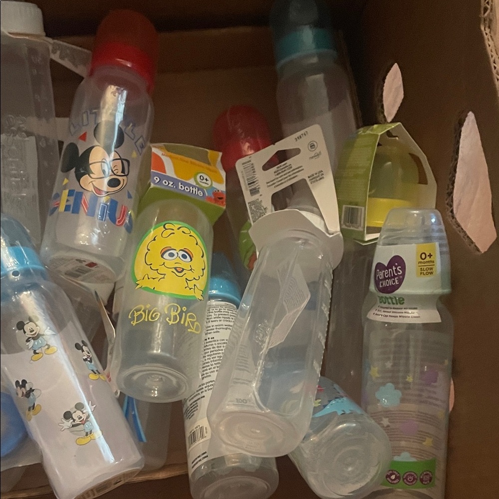 Assorted Baby Bottles and Formula - Picture 9 of 17